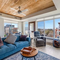 Riverwalk Penthouse | Skyline Views | Free Garage