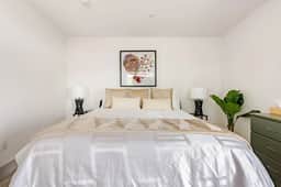 Luxury Riverwalk Penthouse - Image 3