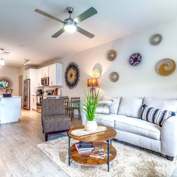 Skyline King 1BR - Image 1