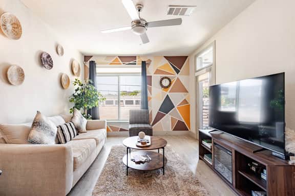 Skyline King 1BR - Image 2