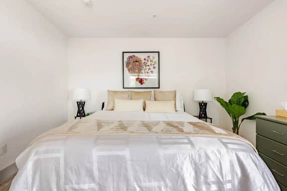 Luxury Riverwalk Penthouse - Image 3