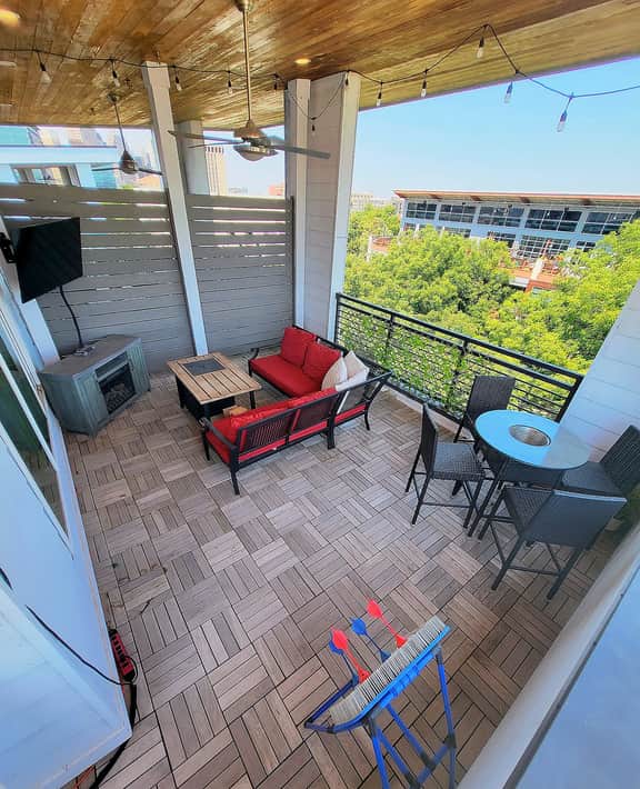 2BR Riverwalk Penthouse - Image 2